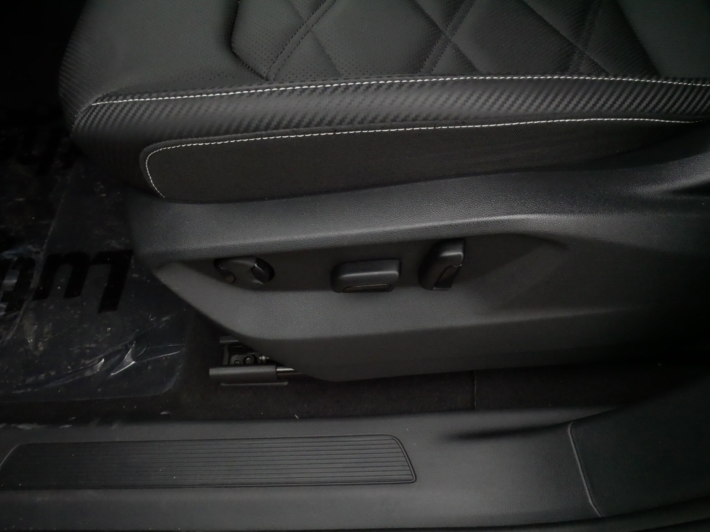 Used 2024 Volkswagen Atlas Cross Sport SE image 20