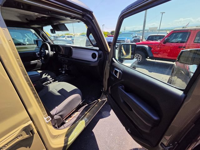 Used 2025 Jeep Wrangler Unlimited Sport AWD/4WD image 16