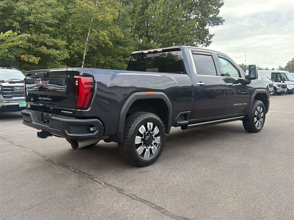 Used 2024 GMC Sierra 3500 Denali AWD/4WD image 5