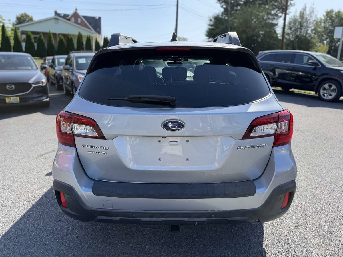 Used 2018 Subaru Outback 2.5i Limited AWD/4WD image 6