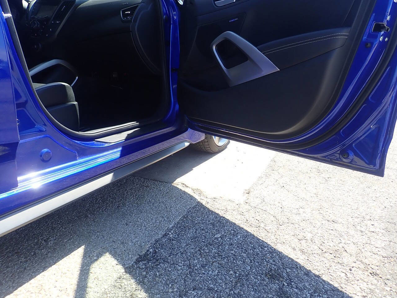 Used 2013 Hyundai Veloster Turbo FWD image 21