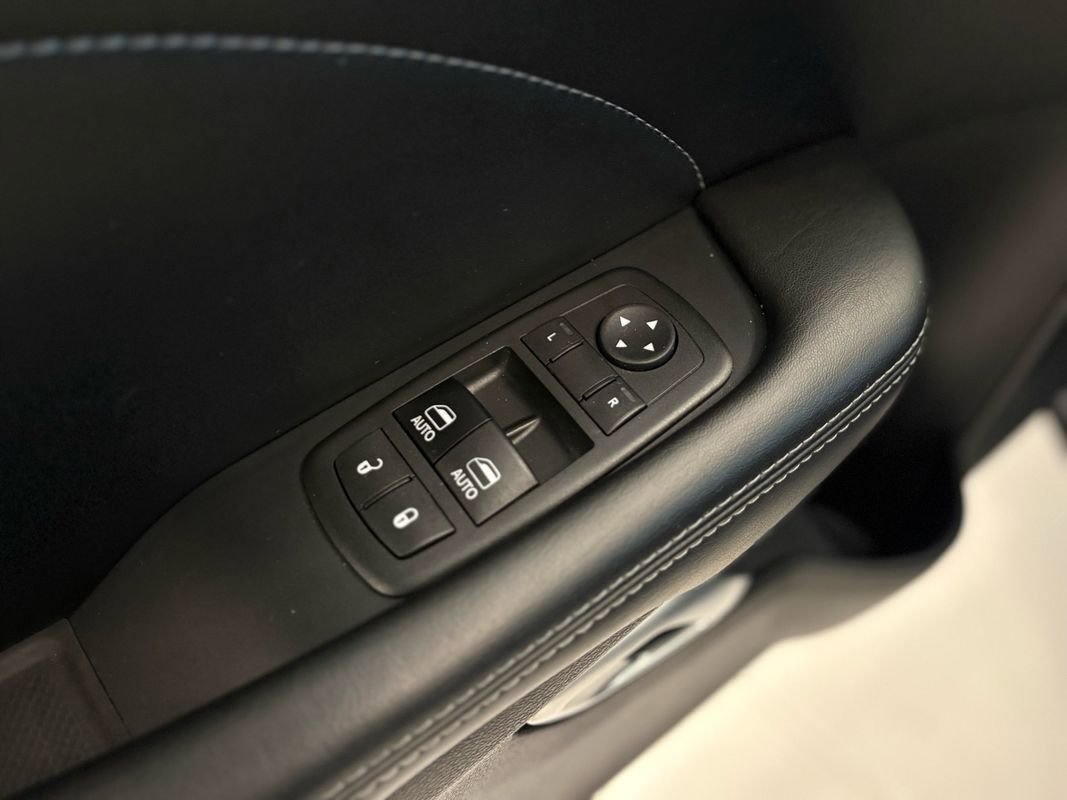 Used 2017 Dodge Challenger R/T Plus image 25