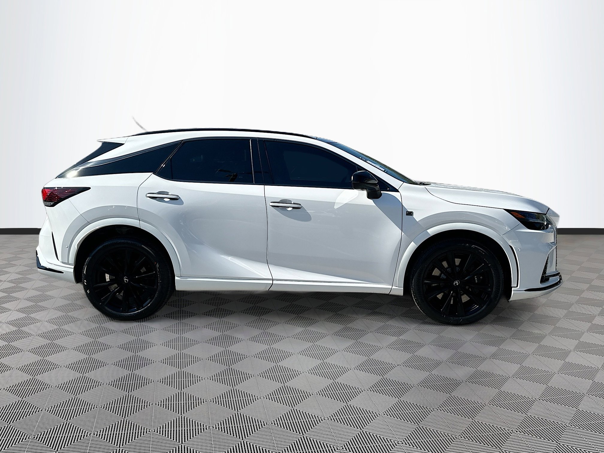 Used 2024 Lexus RX 500h F Sport image 8