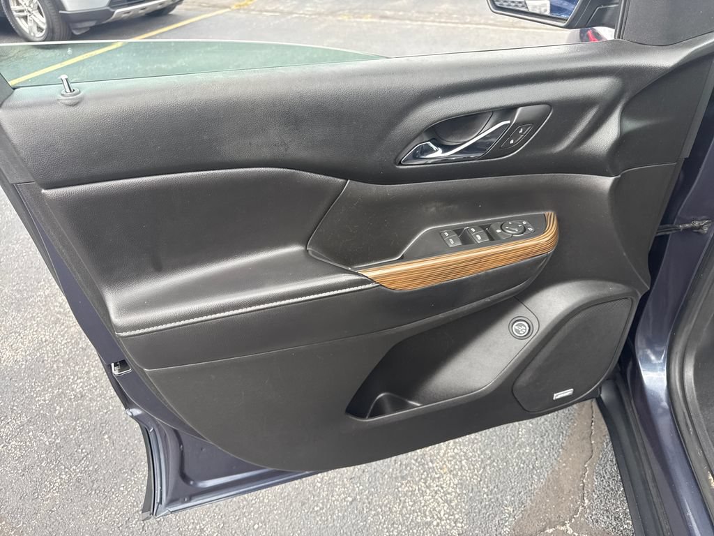 Used 2018 GMC Acadia SLE FWD image 32