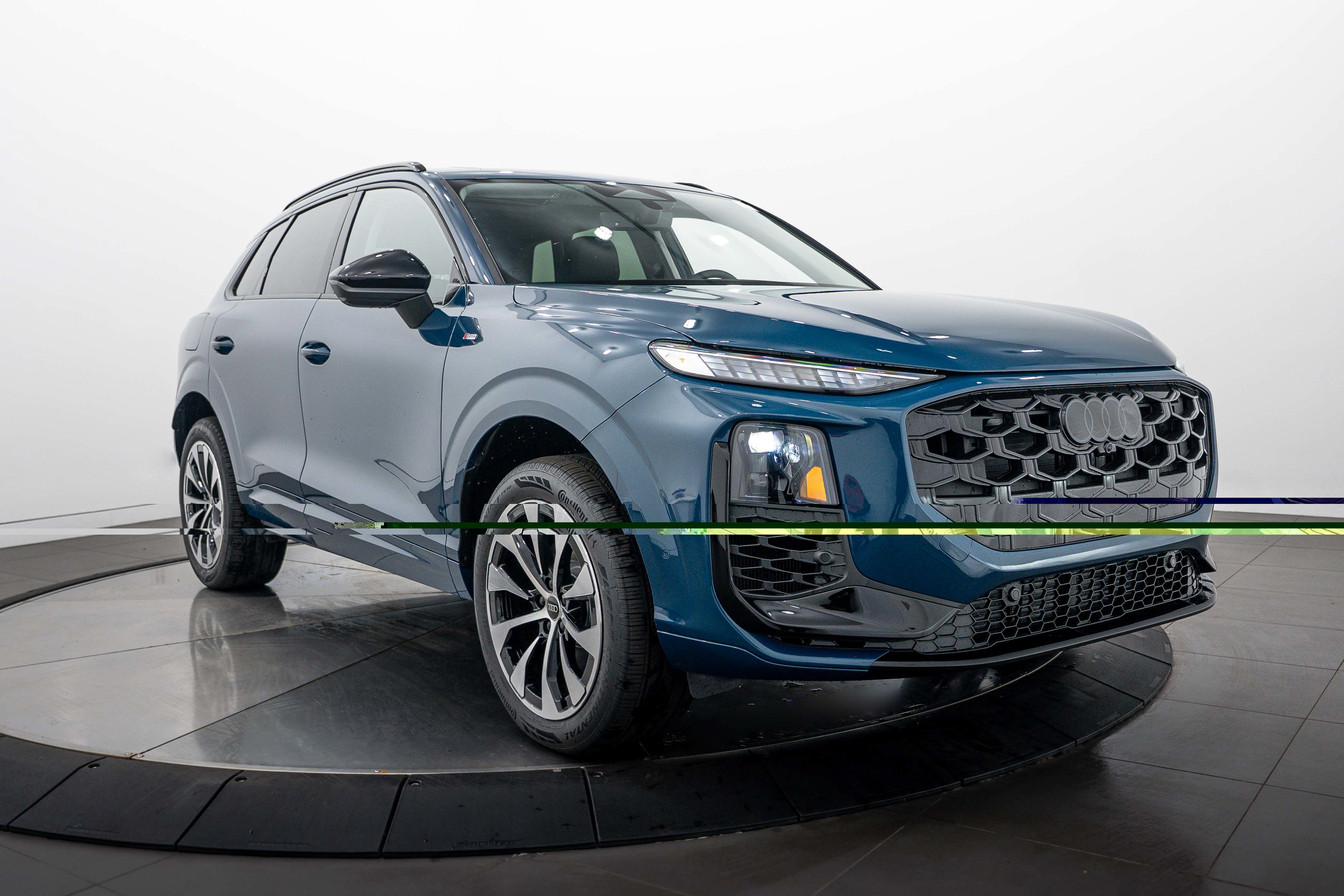 New 2026 Audi Q3 quattro 2.0T AWD/4WD image 2