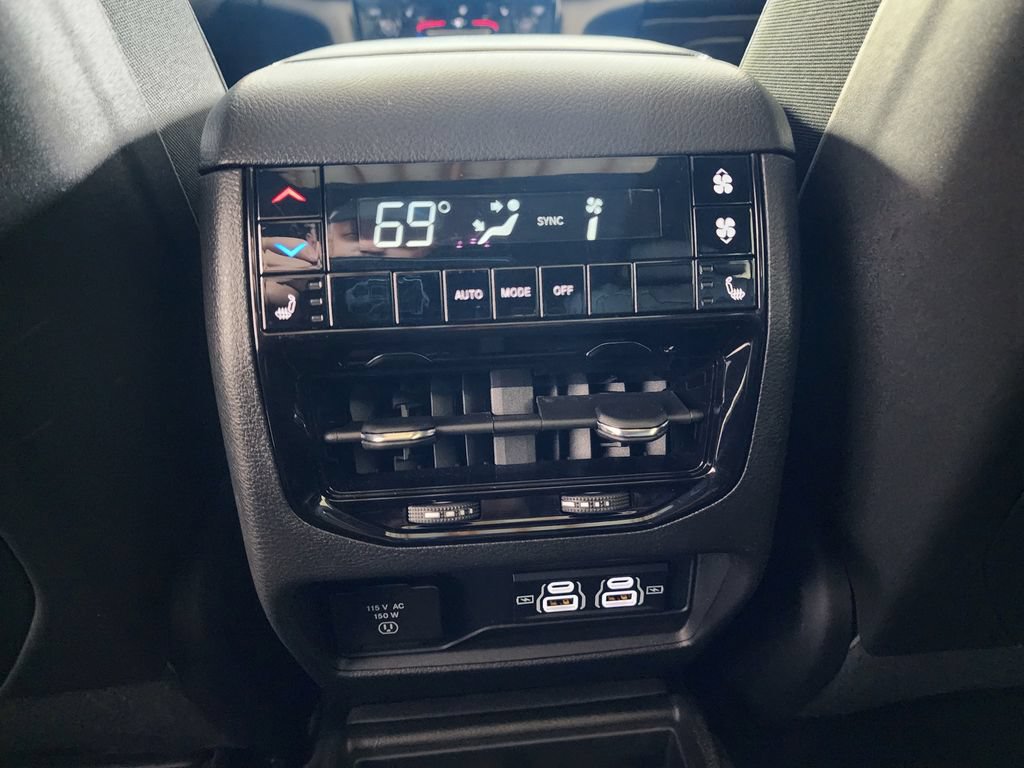 Certified 2025 Jeep Grand Cherokee L Limited w/ Black Appearance Package AWD/4WD image 22