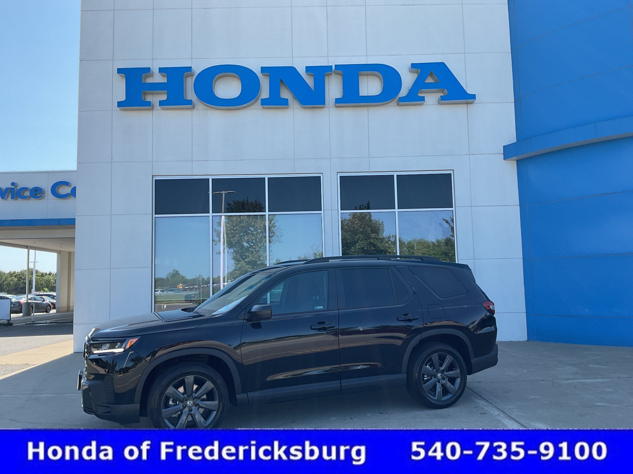 Used 2026 Honda Pilot Sport image 1