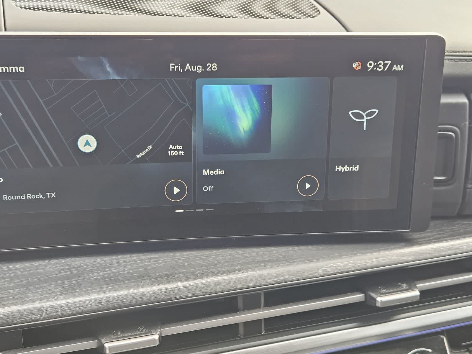 Used 2025 Hyundai Santa Fe Limited AWD/4WD image 16