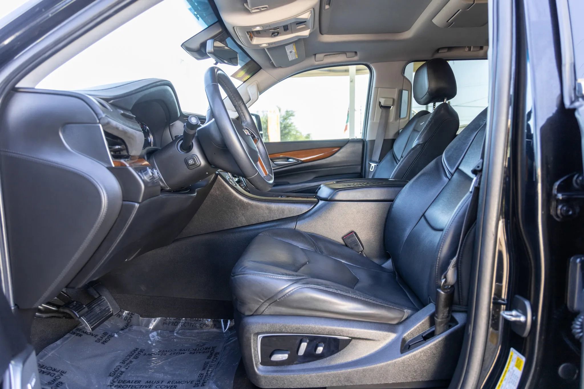 Used 2017 Cadillac Escalade Luxury image 10