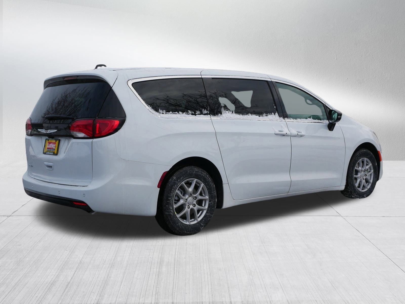 New 2026 Chrysler Voyager LX image 7