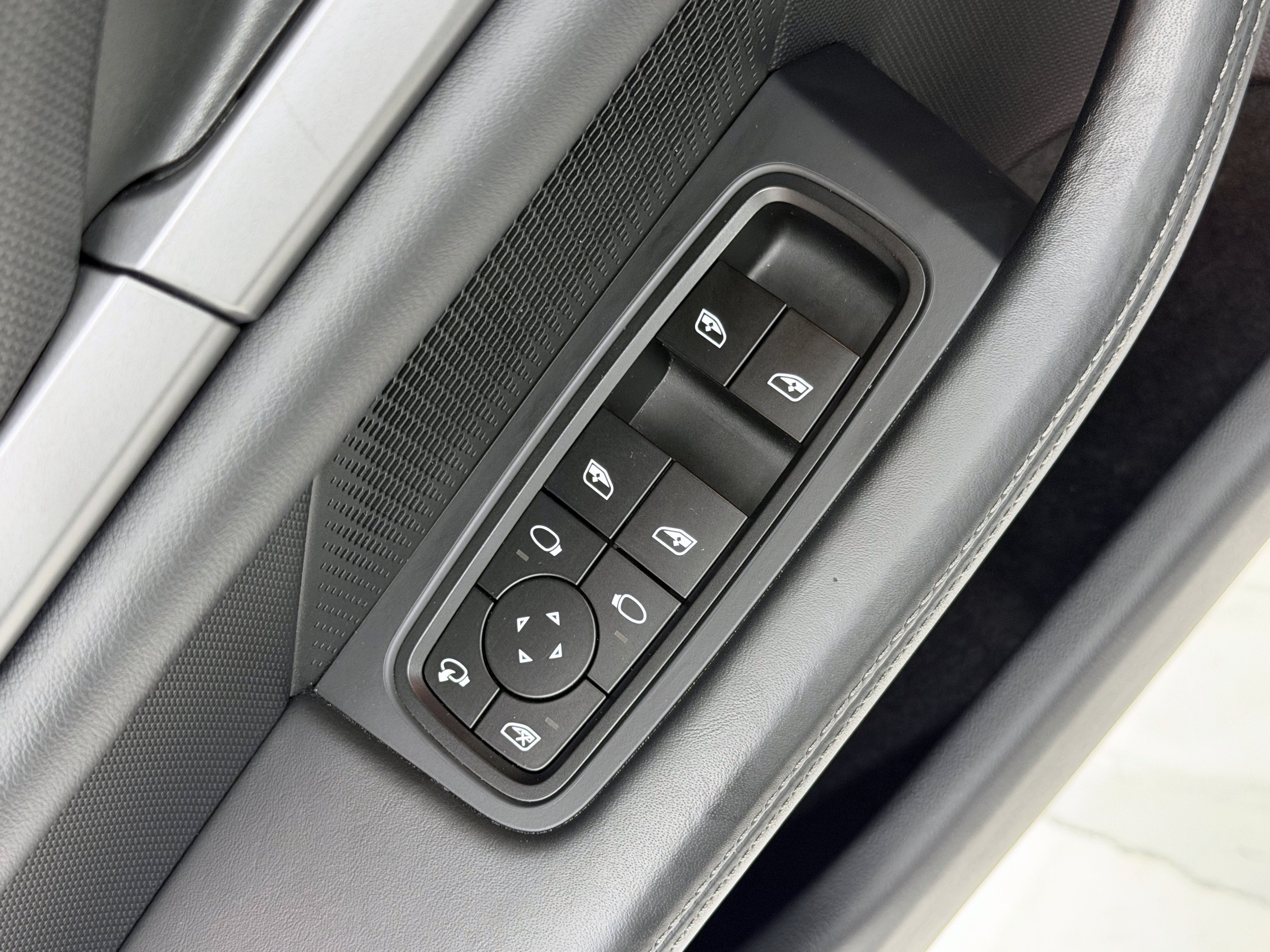 Certified 2025 Porsche Taycan RWD image 28