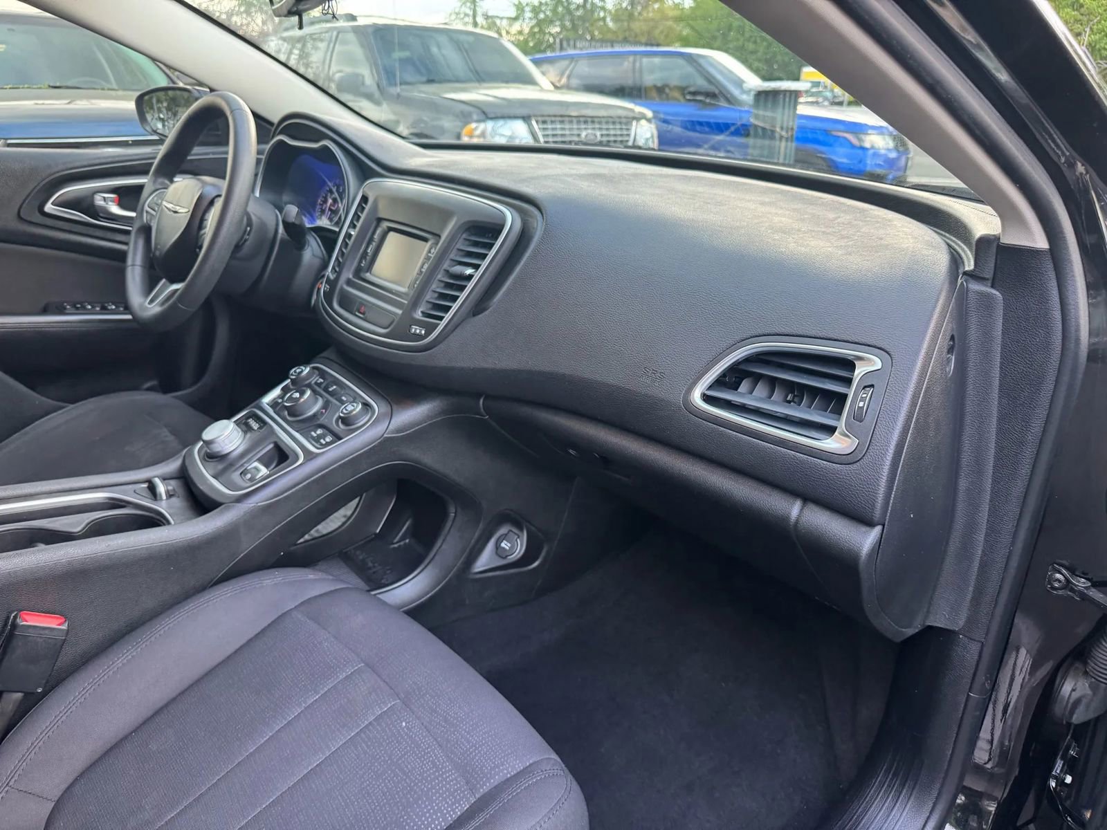 Used 2015 Chrysler 200 Limited image 21