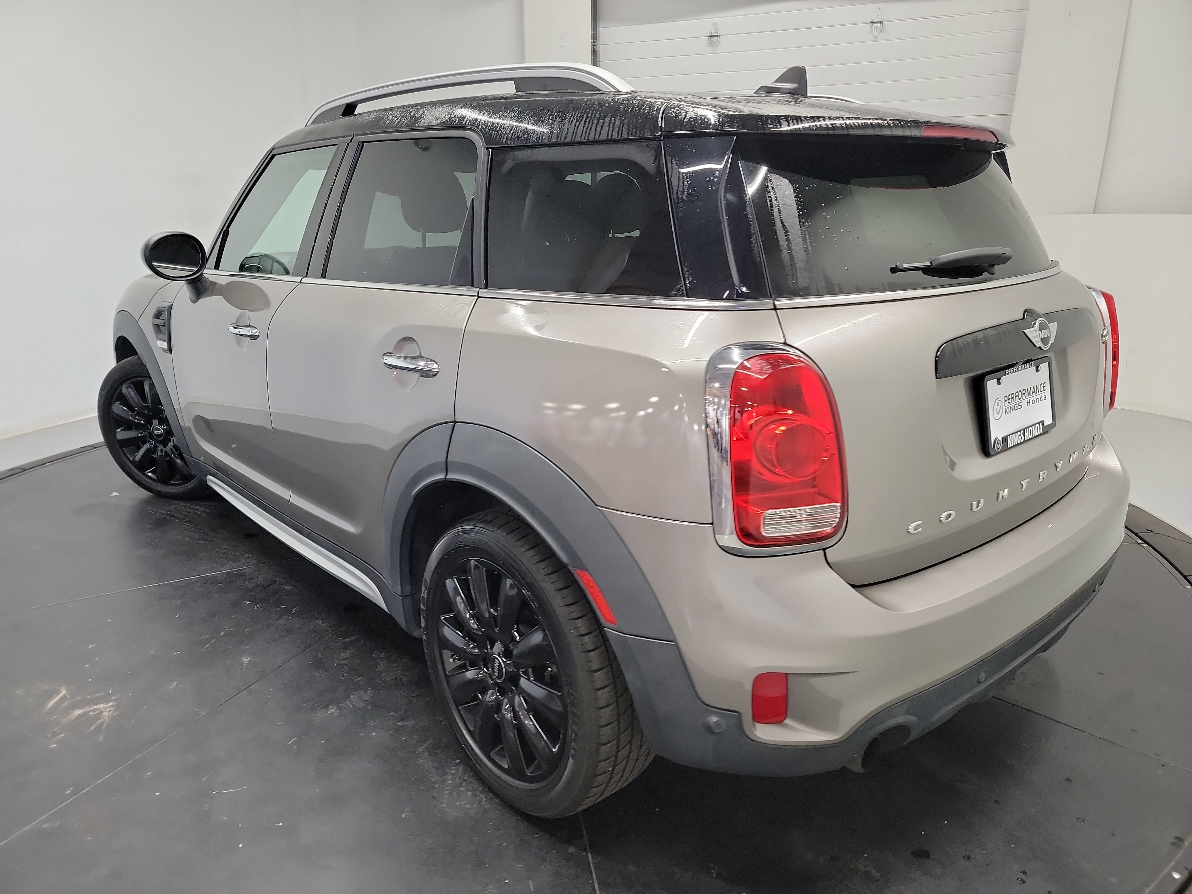 Used 2017 MINI Cooper Countryman FWD image 6