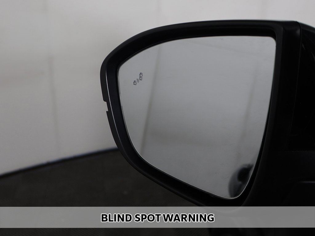 Used 2024 Nissan Pathfinder S image 3