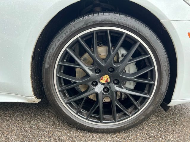 Used 2018 Porsche Panamera 4S image 22