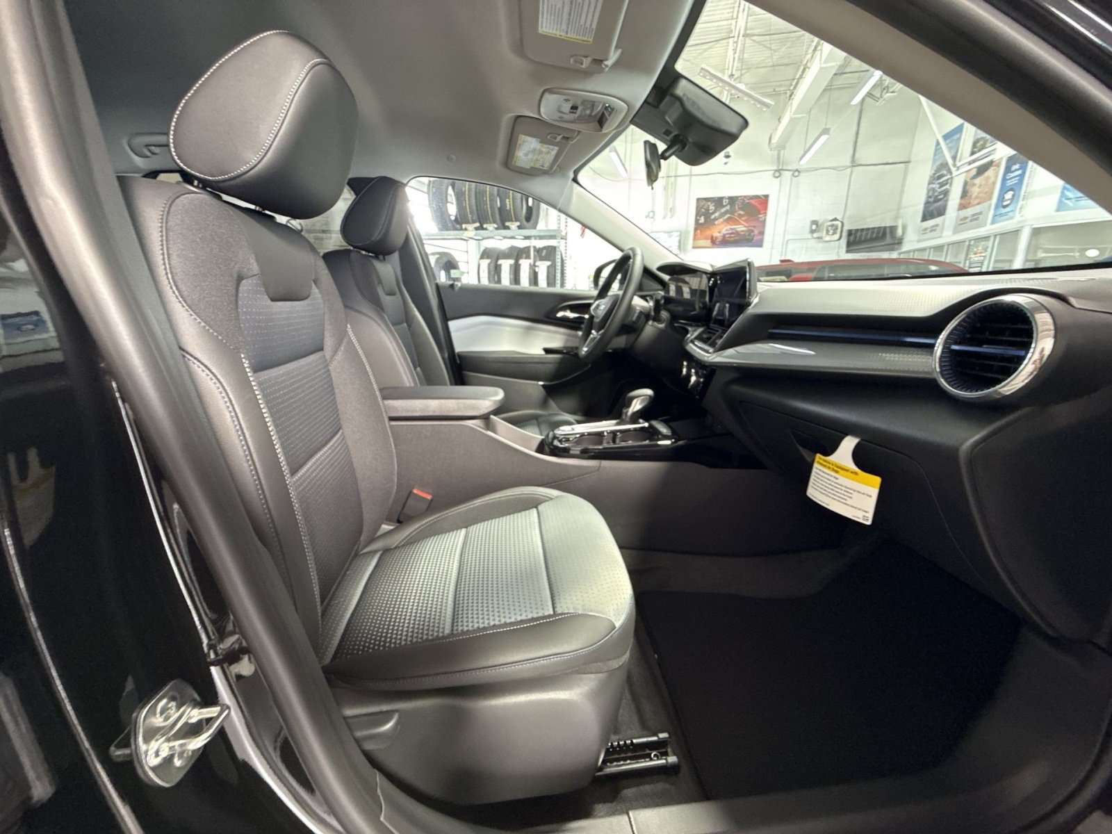 New 2026 Chevrolet Trax LT w/ Driver Confidence Package FWD image 31