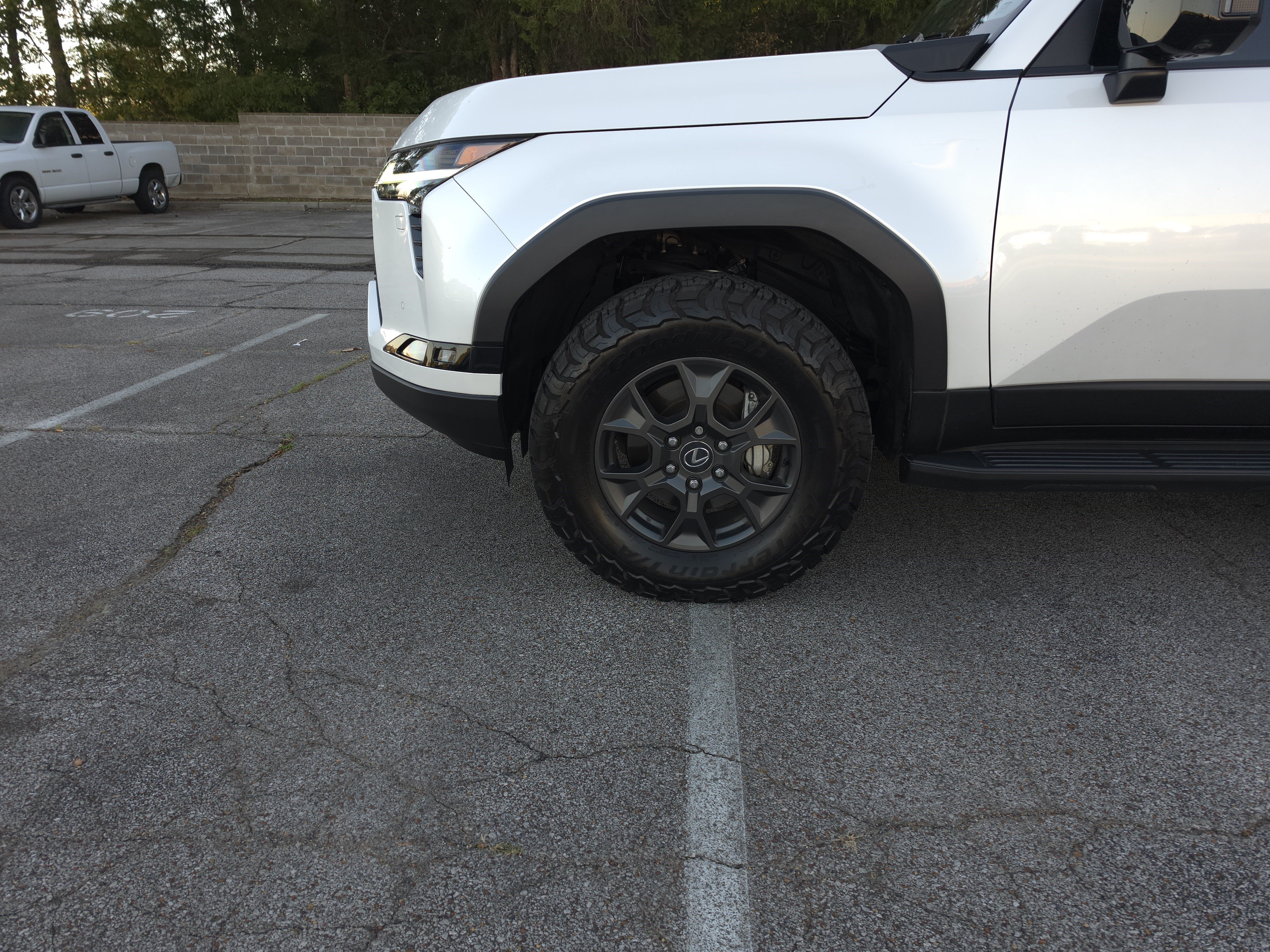 Used 2024 Lexus GX 550 AWD/4WD image 9
