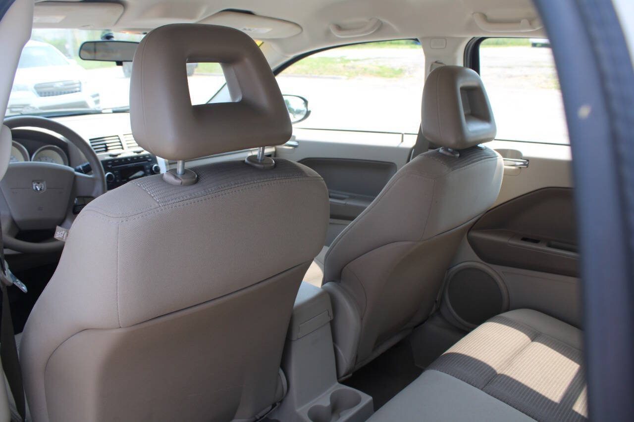 Used 2009 Dodge Caliber SXT FWD image 16