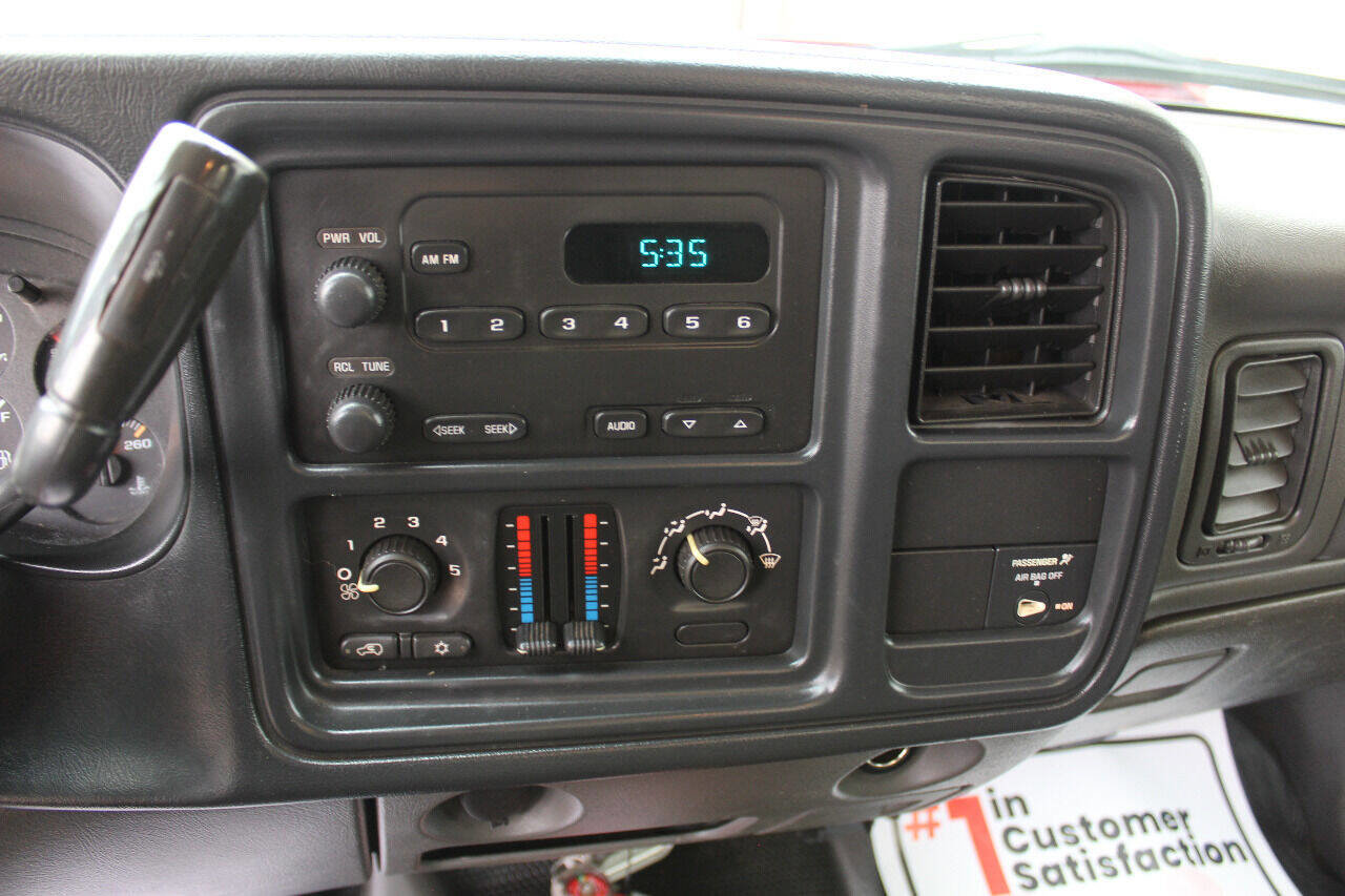 Used 2005 Chevrolet Silverado 3500 4x4 Regular Cab image 15