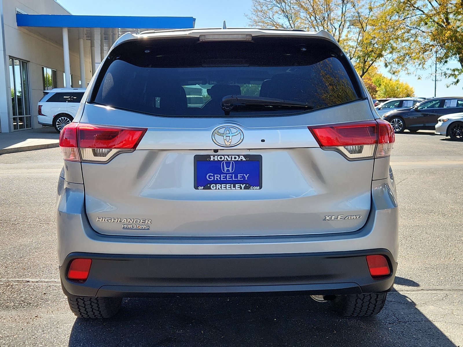 Used 2018 Toyota Highlander XLE AWD/4WD image 4