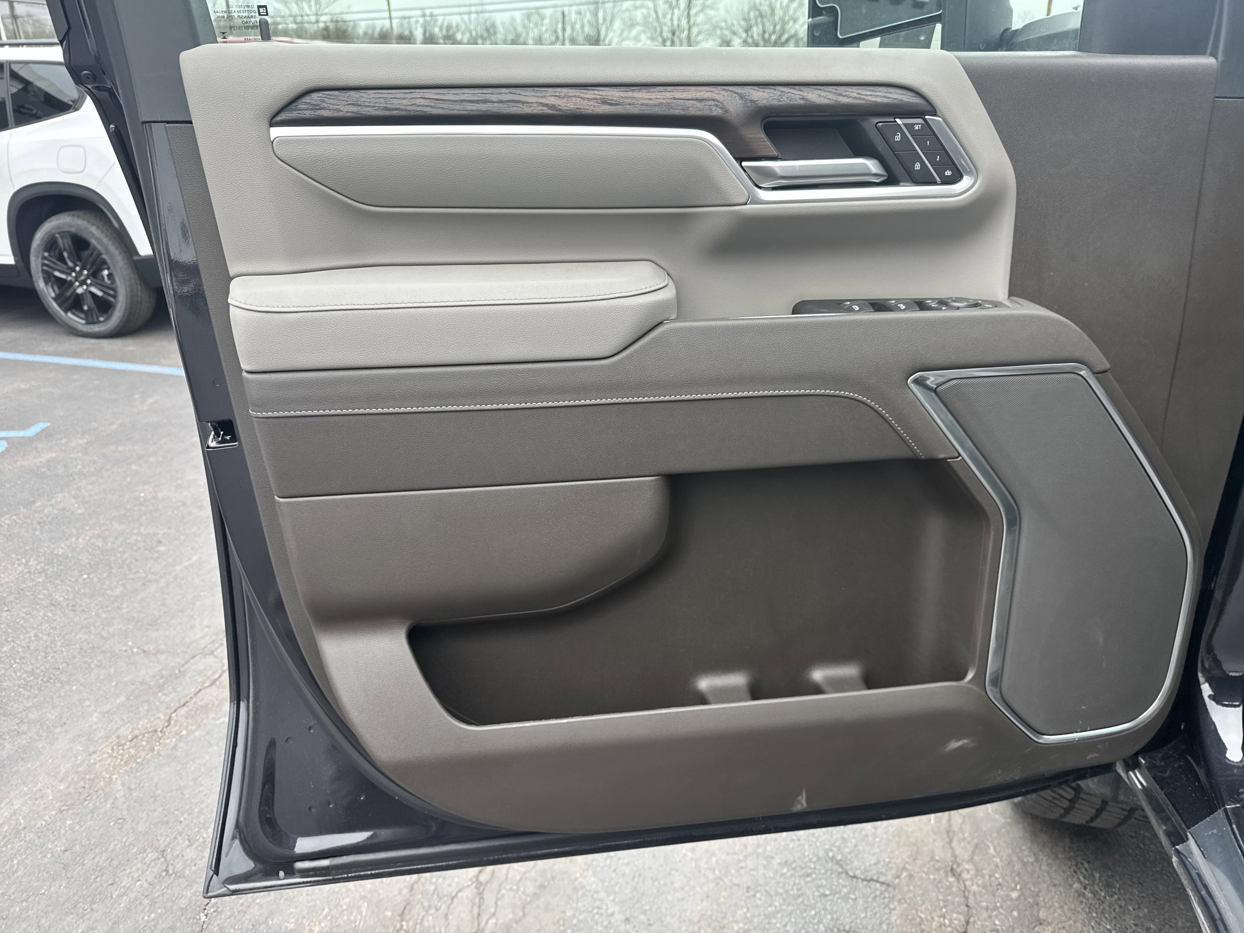 New 2026 GMC Sierra 2500 SLT image 15