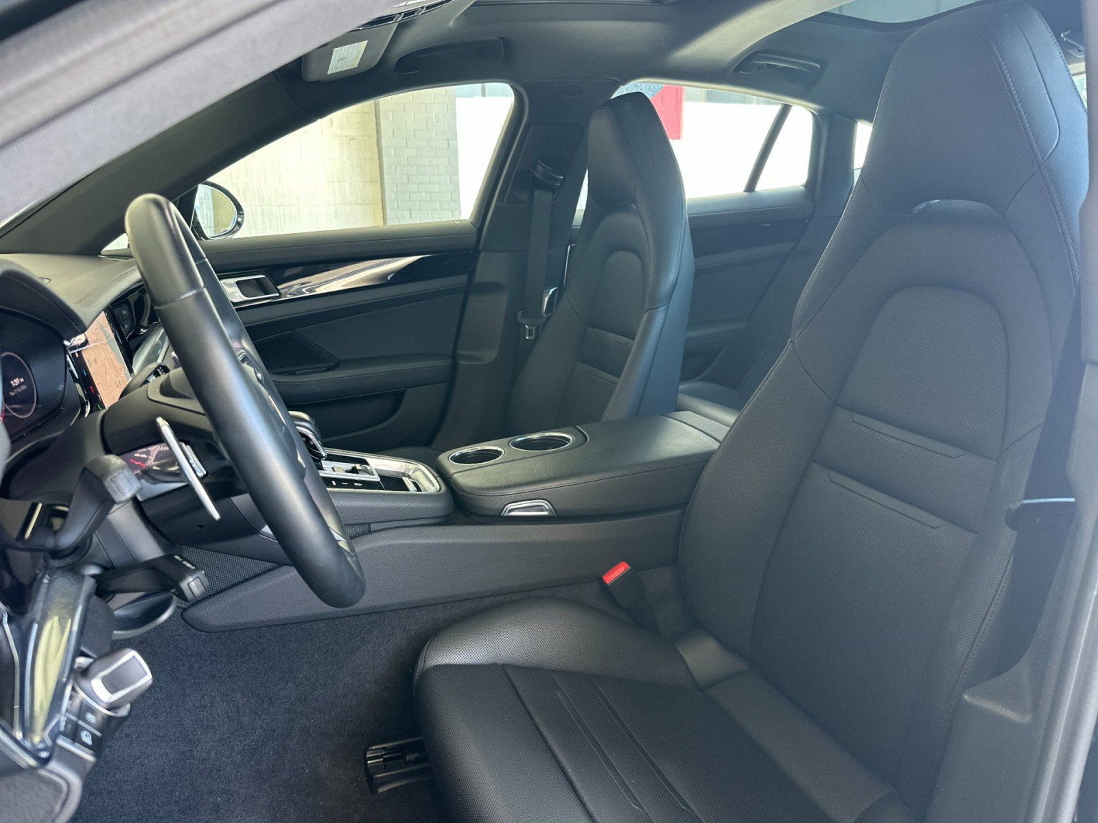 Used 2023 Porsche Panamera image 5
