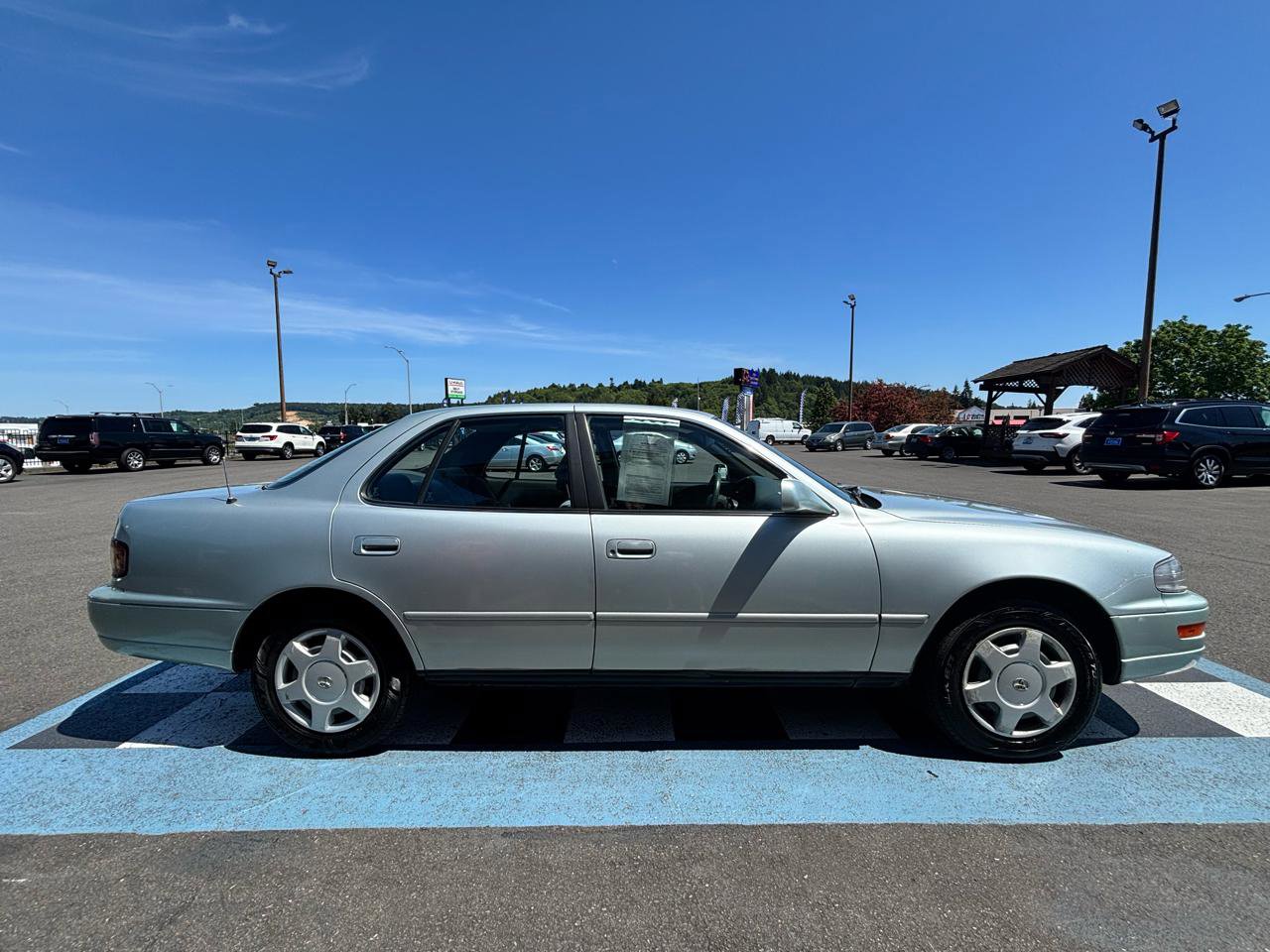 Used 1994 Toyota Camry LE FWD image 6