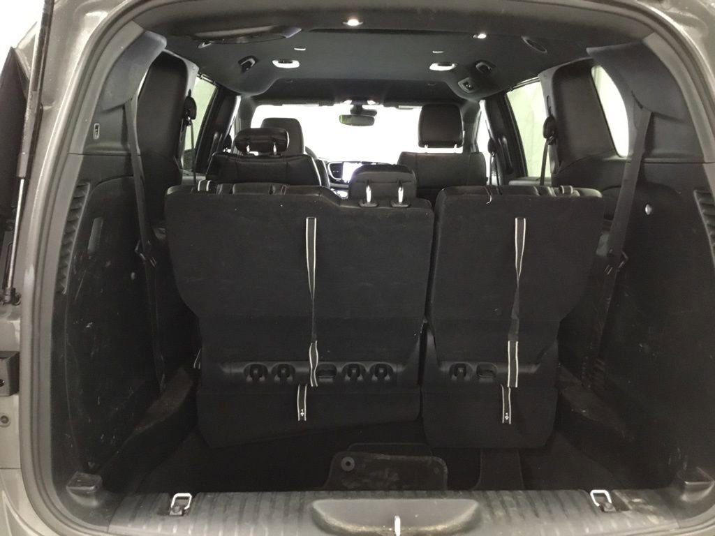Used 2025 Chrysler Pacifica Select image 15