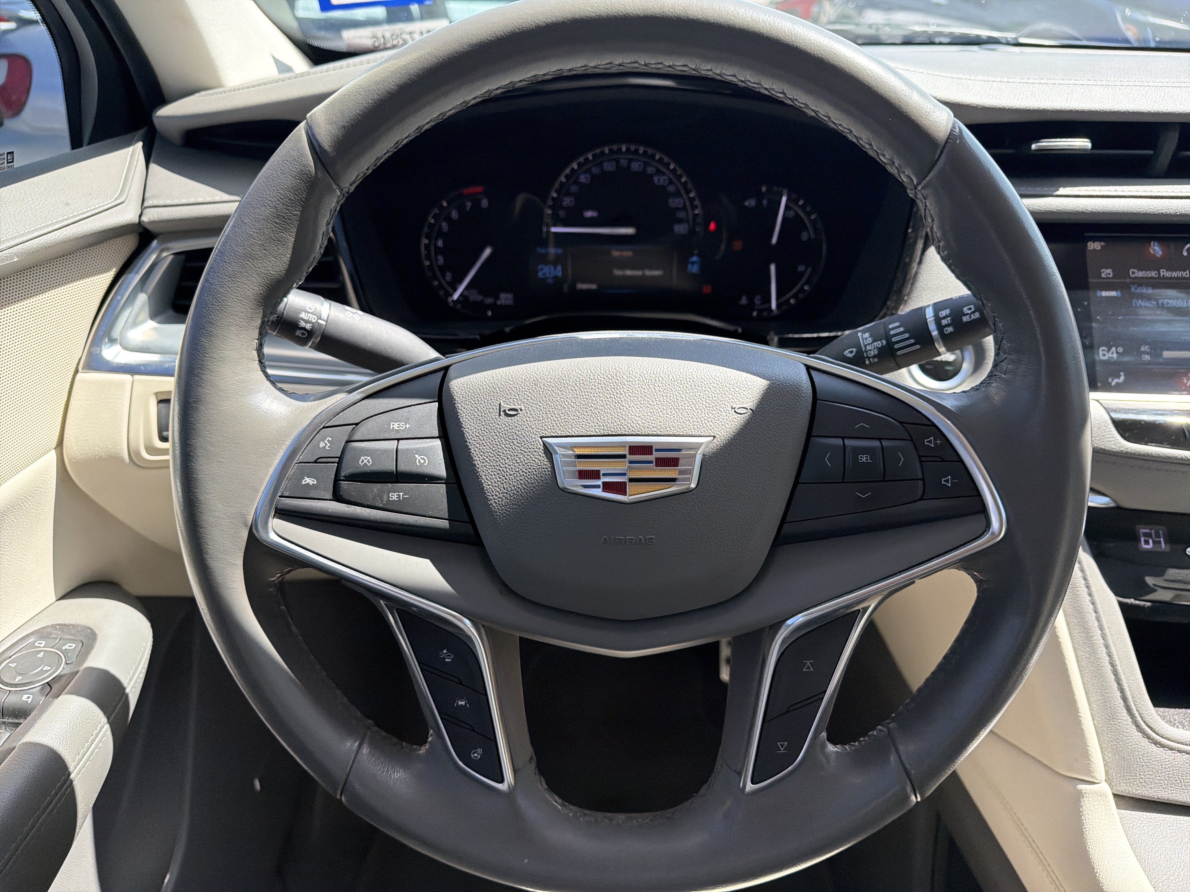 Used 2019 Cadillac XT5 Premium Luxury w/ Driver Assist Package FWD image 12