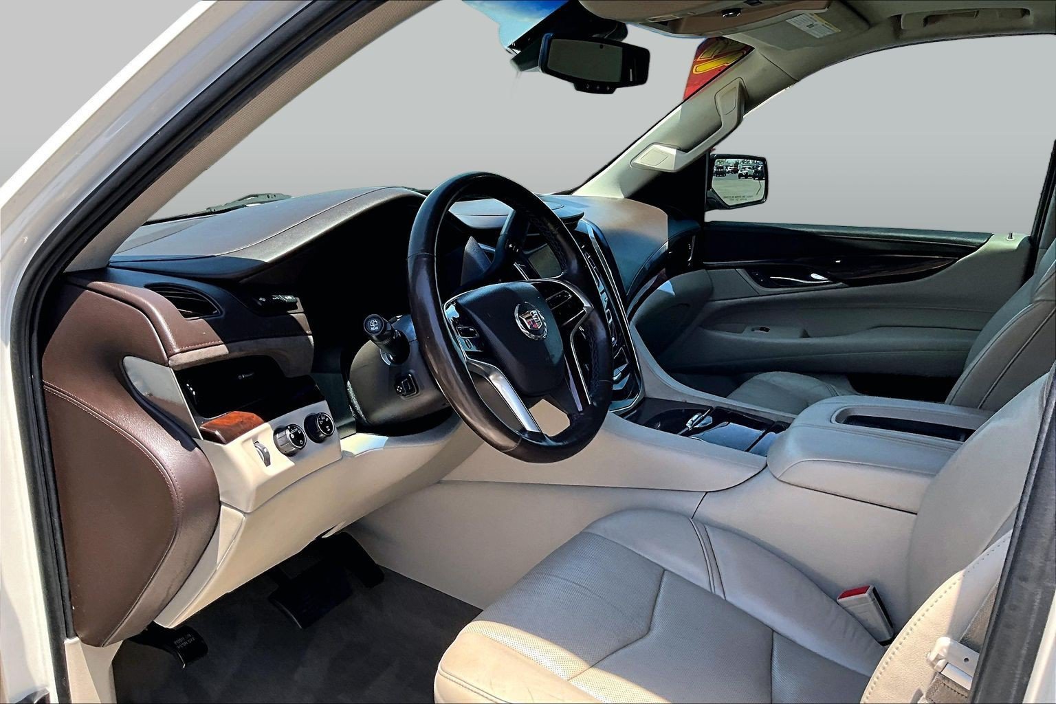 Used 2015 Cadillac Escalade ESV Luxury AWD/4WD image 12