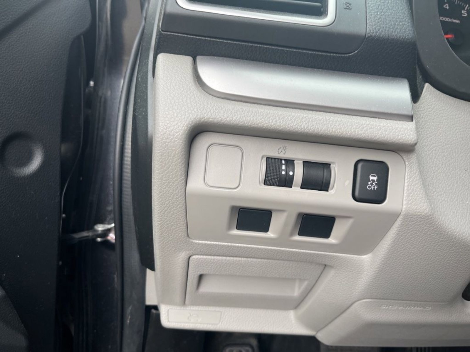 Used 2016 Subaru Forester 2.5i Premium w/ All-Weather Package image 13