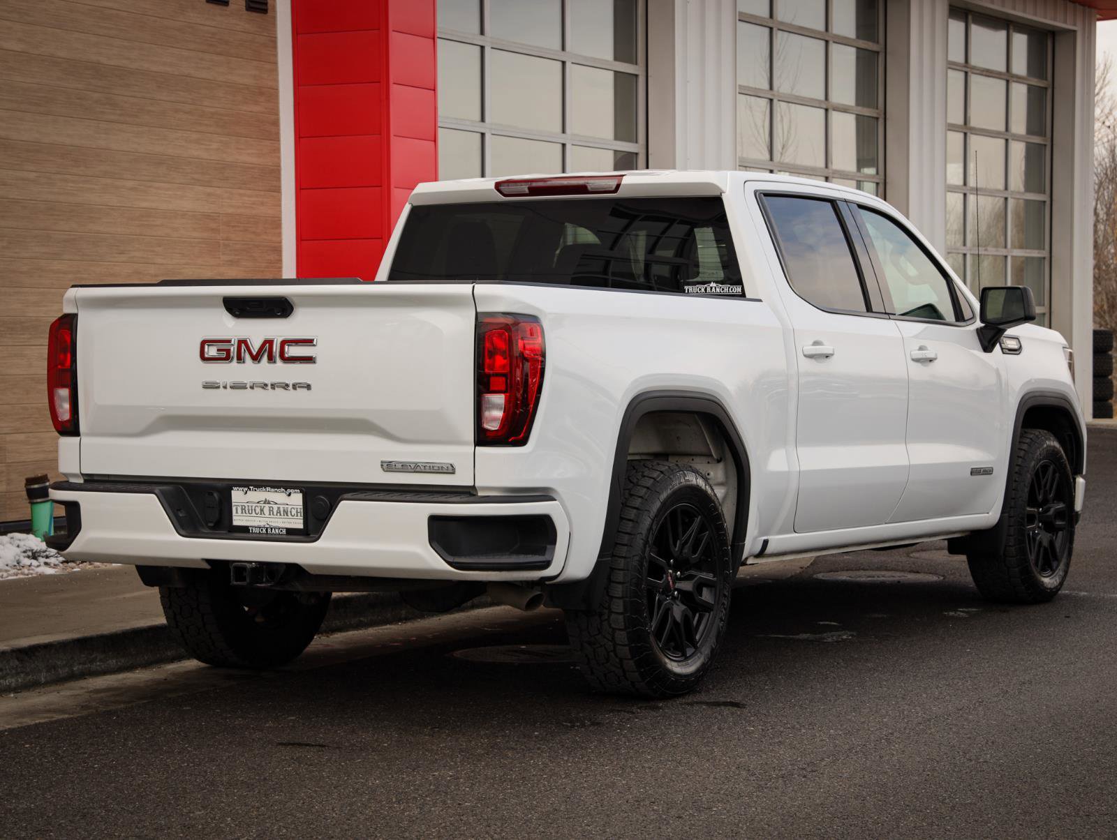 Used 2023 GMC Sierra 1500 Elevation image 3