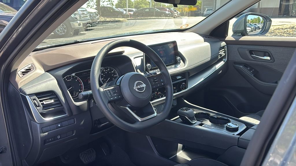 Used 2023 Nissan Rogue SV AWD/4WD image 23