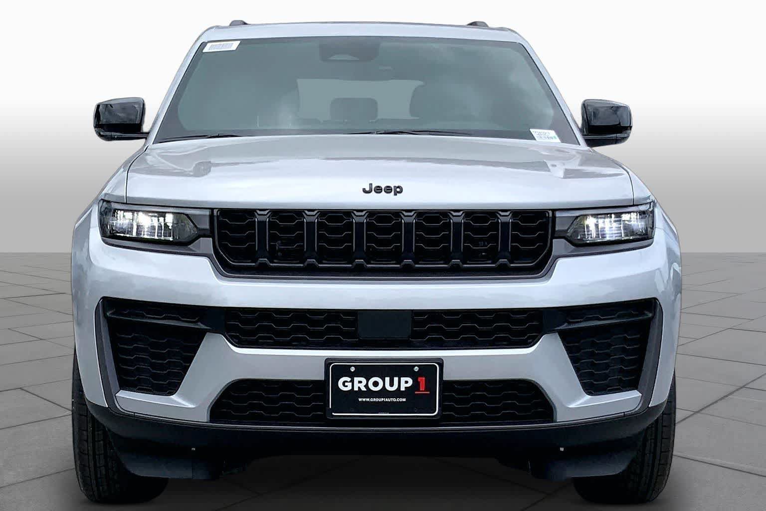 New 2026 Jeep Grand Cherokee Altitude RWD image 3