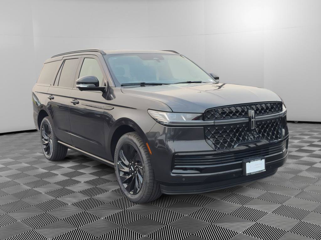 New 2027 Lincoln Navigator Reserve w/ Jet Appearance Package