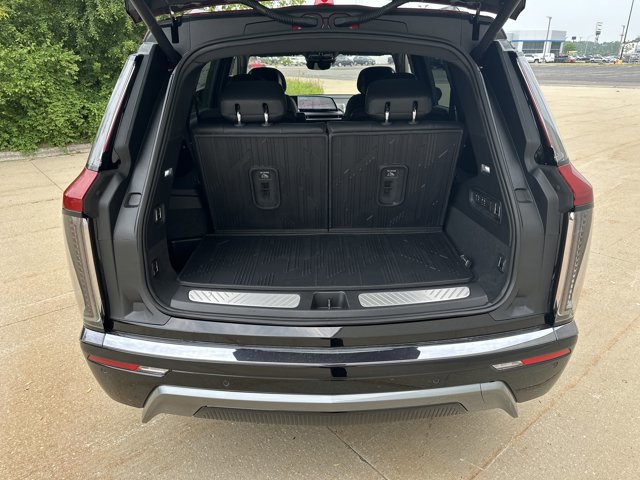 New 2026 Cadillac Vistiq Sport w/ LPO, Floor Liner Package image 39