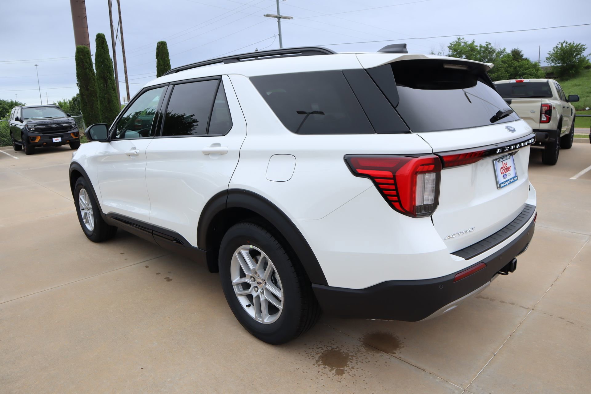 New 2026 Ford Explorer Active RWD image 25
