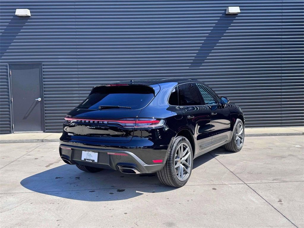 Certified 2025 Porsche Macan AWD/4WD image 7