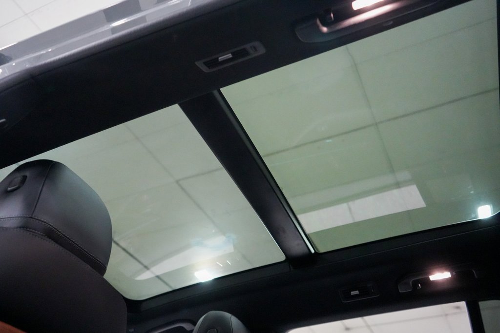 Used 2024 Mercedes-Benz GLS 580 4MATIC image 16