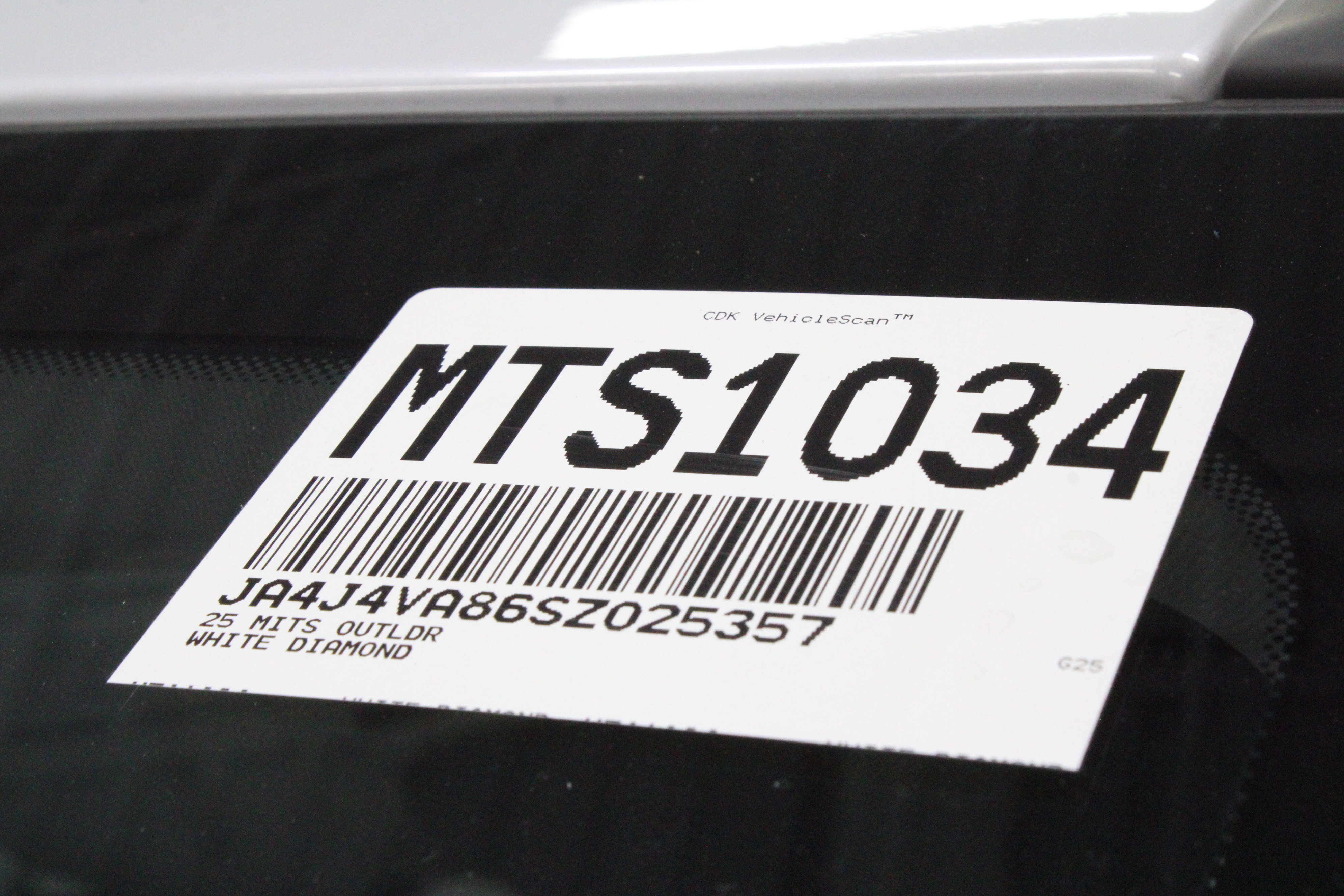 New 2025 Mitsubishi Outlander SE image 36