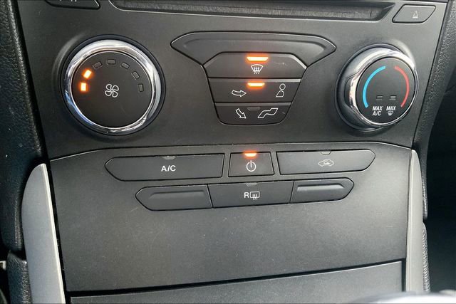 Used 2016 Ford Edge SE image 33