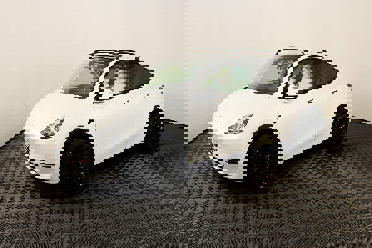 Used 2020 Tesla Model Y Long Range image 47