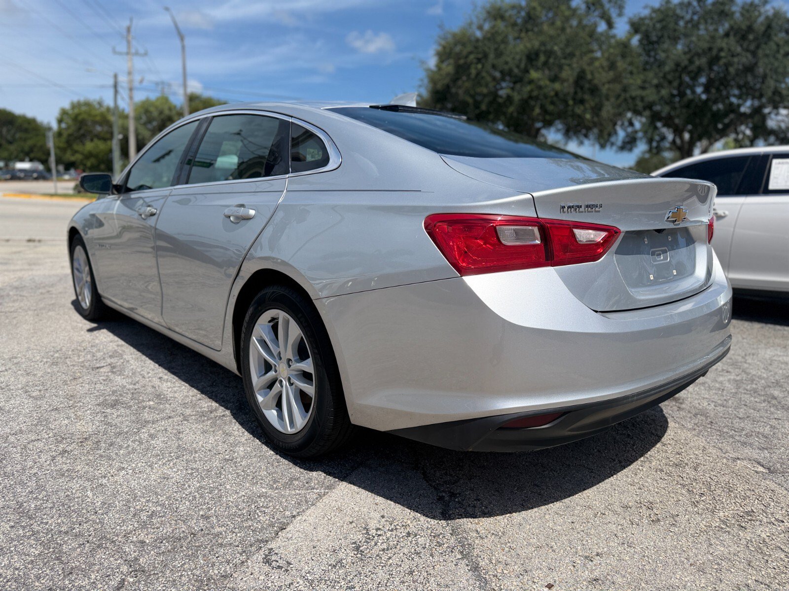 Used 2016 Chevrolet Malibu LT FWD image 3