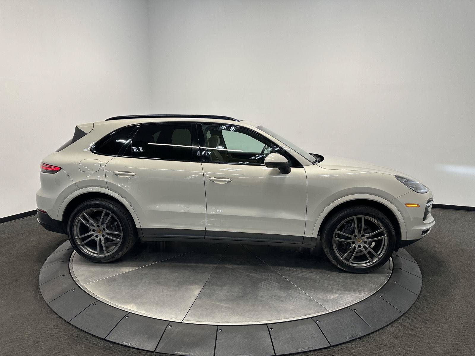 Used 2020 Porsche Cayenne AWD/4WD image 8