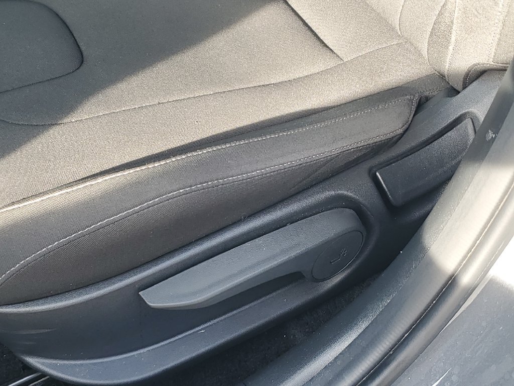 Used 2024 Hyundai Elantra SEL w/ Convenience Package FWD image 16