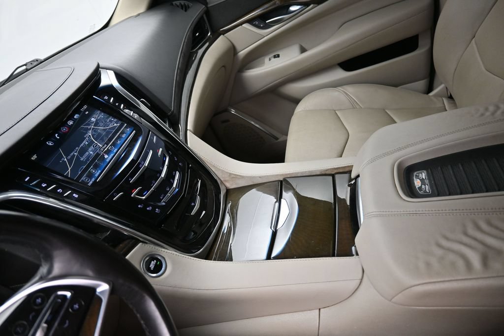 Used 2018 Cadillac Escalade ESV Premium Luxury AWD/4WD image 19