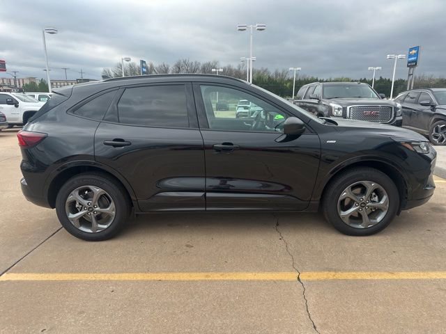 Used 2024 Ford Escape ST-Line w/ Tech Pack #1 image 5