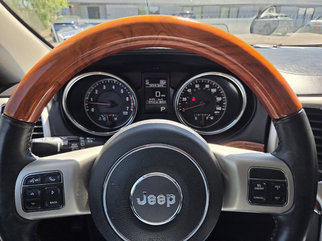 Used 2013 Jeep Grand Cherokee Overland AWD/4WD image 19