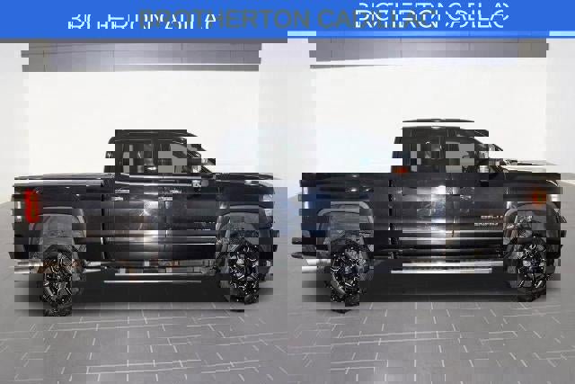 Used 2016 GMC Sierra 2500 Denali w/ Duramax Plus Package image 9