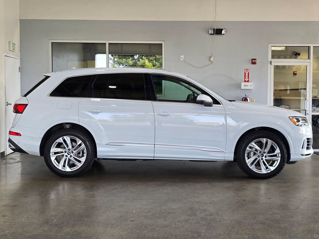 Used 2021 Audi Q7 3.0T Premium Plus w/ Executive Package AWD/4WD image 4